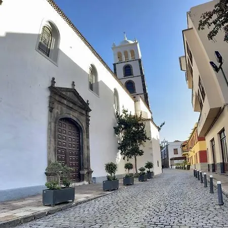 Bonita Casa En El Corazón Del Pueblo! Carmen *